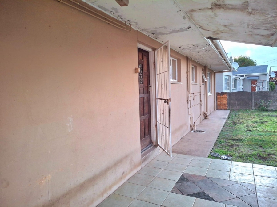 5 Bedroom Property for Sale in Summerpride Eastern Cape
